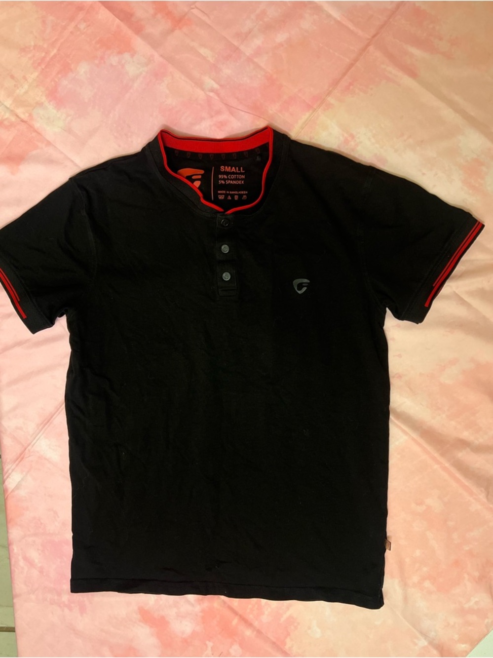 Bundle of 4 tees size Small - Picture 2 of 15